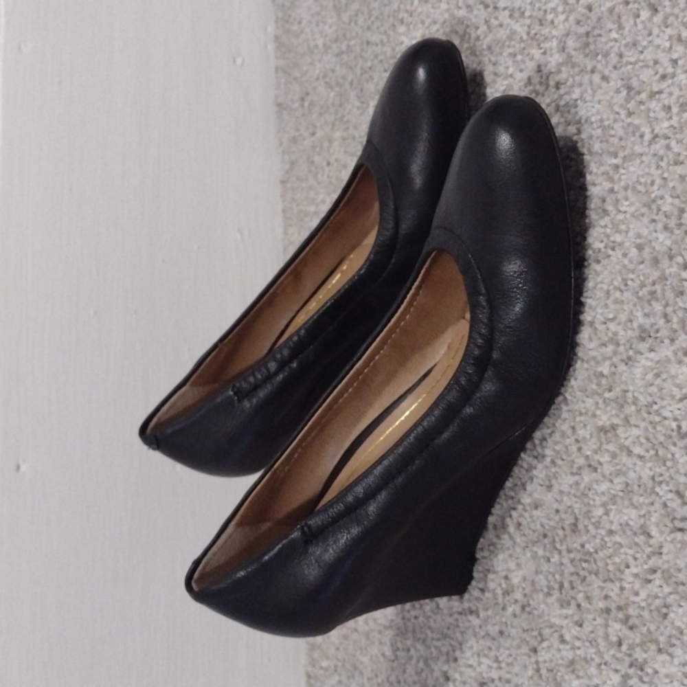 Vionic Black Lux Camden Wedge